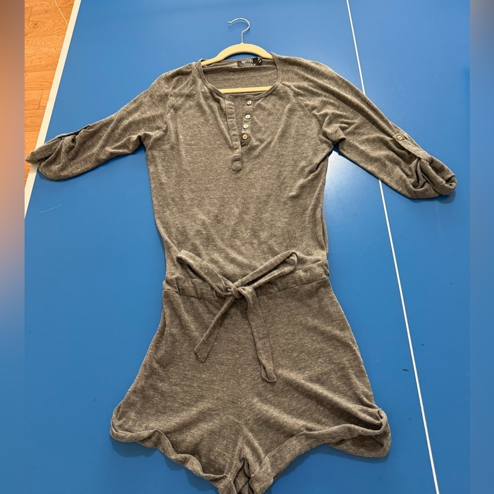 Nation LTD Heather Gray Romper. Great Condition. Size XS